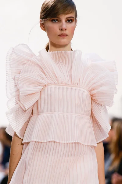 Look 70